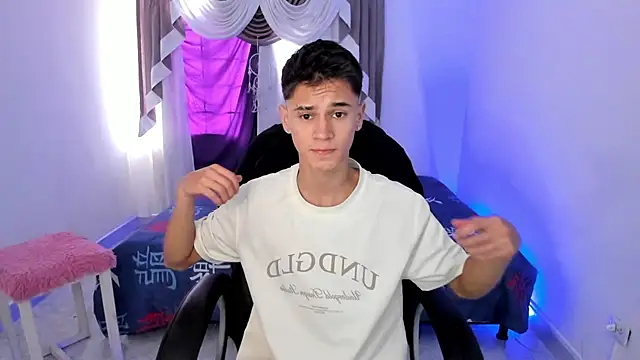 Aron Boyy online show from 10-11-25, 07:48