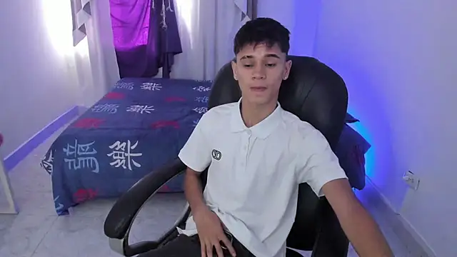 Aron Boyy online show from 10-27-25, 08:21