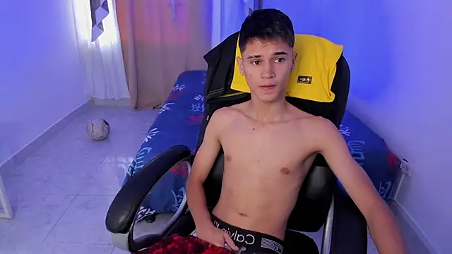 Aron Boyy online show from 11-14-25, 08:56