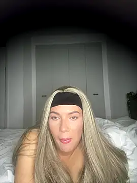 little lola x online show from 10-21-25, 10:09