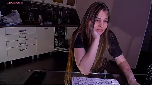 Kimberly Wolker online show from 03-16-26, 03:26