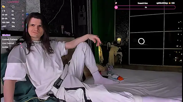 Kimberly Wolker online show from 04-03-26, 12:00