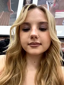 Sky Cutie online show from 09-22-25, 04:40