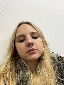 Sky Cutie online show from 11-15-25, 04:16