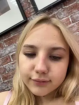 Sky Cutie online show from 10-02-25, 05:00