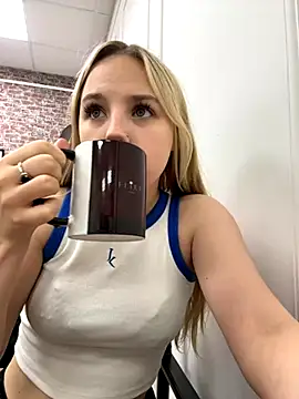 Sky Cutie online show from 09-23-25, 04:30