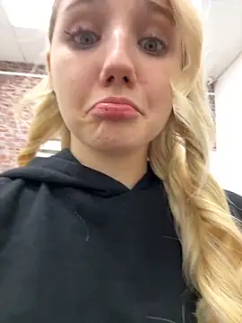 Sky Cutie online show from 10-06-25, 04:57