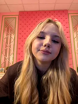 Sky Cutie online show from 10-18-25, 05:09