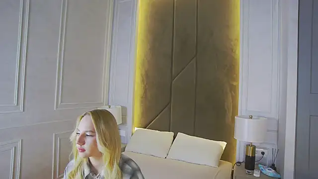 Sky Cutie online show from 05-15-26, 04:43