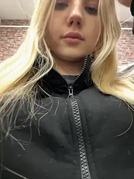 Sky Cutie online show from 09-29-25, 04:52