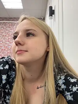 Sky Cutie online show from 10-10-25, 04:24