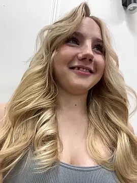 Sky Cutie online show from 09-25-25, 04:40