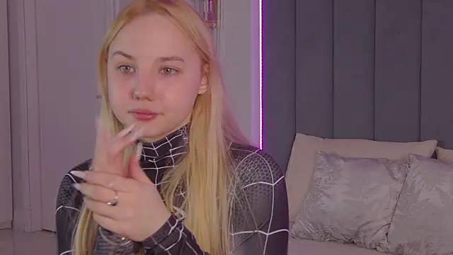 Sky Cutie online show from 04-15-26, 04:29