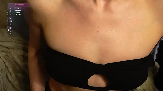 AnitaVon online show from 11-18-25, 04:49