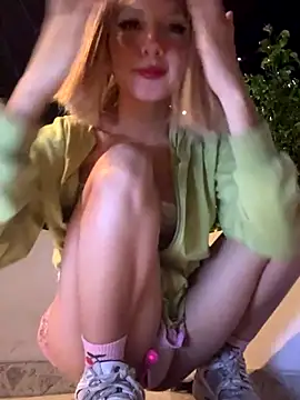 SweetBunnyGF online show from 10-01-25, 12:27