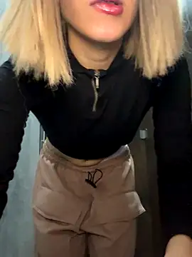 SweetBunnyGF online show from 11-01-25, 09:52