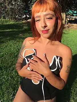 AliceMrtnz online show from 11-07-25, 09:08