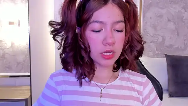 Snapshot of doll_eyees_ chatting on 09-25-25, 02:28 doll eyees online show from 09-25-25, 02:28