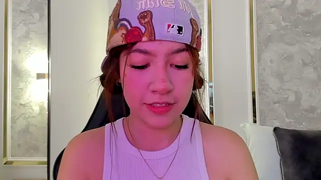 Snapshot of doll_eyees_ chatting on 09-23-25, 02:18 doll eyees online show from 09-23-25, 02:18