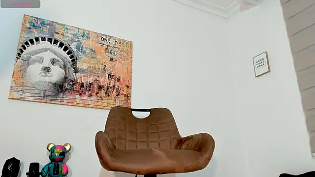 Thiago Hill online show from 09-22-25, 01:17