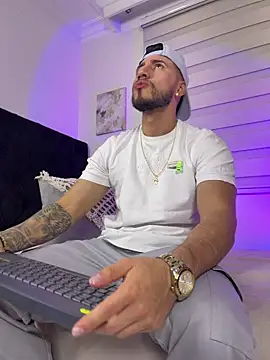 Thiago Hill online show from 02-14-26, 08:42