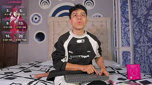 Snapshot of Dani_rivass chatting on 10-24-25, 11:42 Dani rivass online show from 10-24-25, 11:42