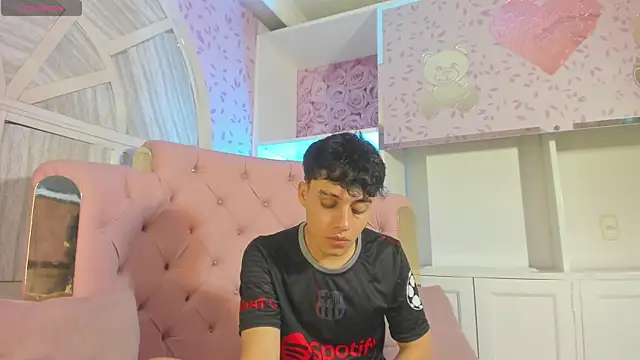 Dani rivass online show from 12-18-25, 11:36