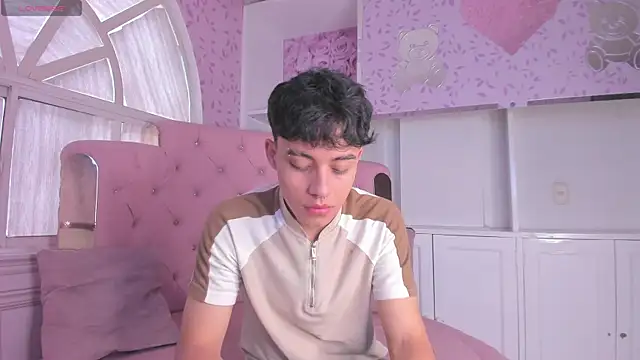 Dani rivass online show from 12-17-25, 01:27