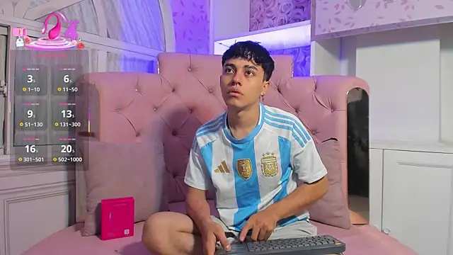 Dani rivass online show from 11-26-25, 11:32