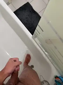 Snapshot of julienCr7 chatting on 02-05-26, 05:09 julienCr7 online show from 02-05-26, 05:09