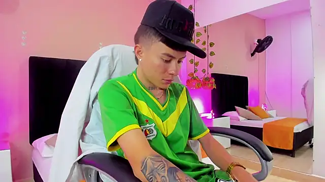 Nascary Fox online show from 11-28-25, 07:25