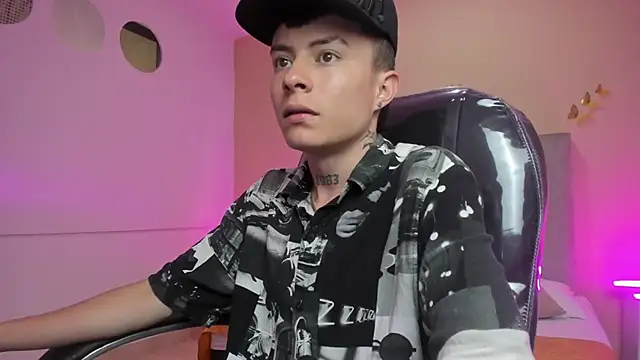 Nascary Fox online show from 03-27-26, 01:01