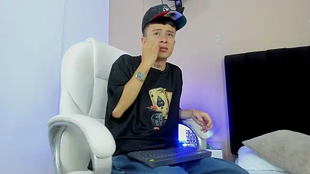 Nascary Fox online show from 09-22-25, 08:04