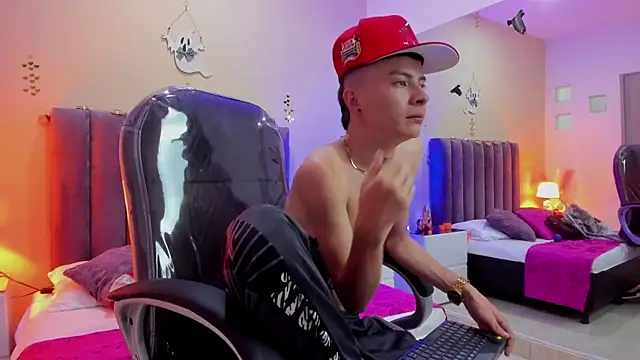 Nascary Fox online show from 10-29-25, 07:35