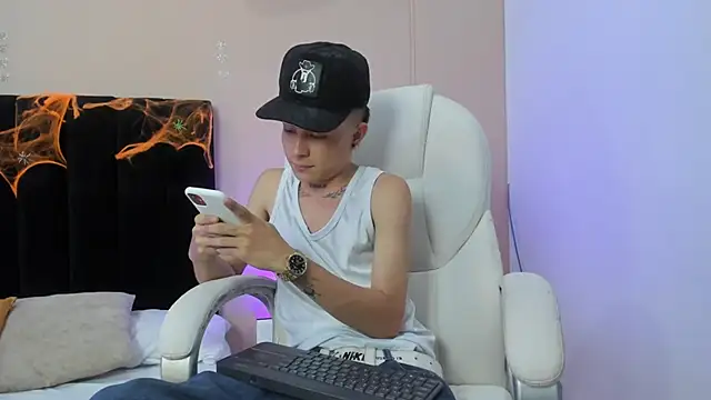 Nascary Fox online show from 10-06-25, 07:36