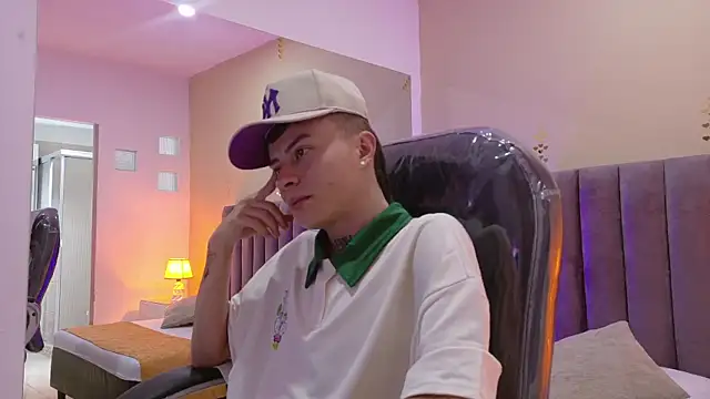 Nascary Fox online show from 11-30-25, 02:40