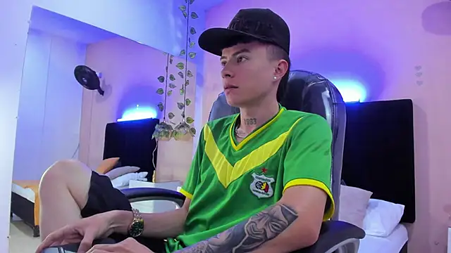 Nascary Fox online show from 12-05-25, 07:23