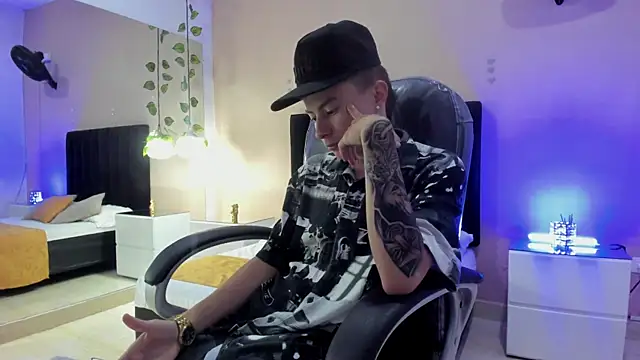 Nascary Fox online show from 11-15-25, 08:02