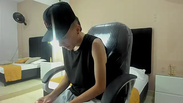 Nascary Fox online show from 11-04-25, 07:50