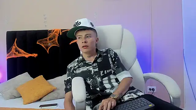 Nascary Fox online show from 10-04-25, 07:59