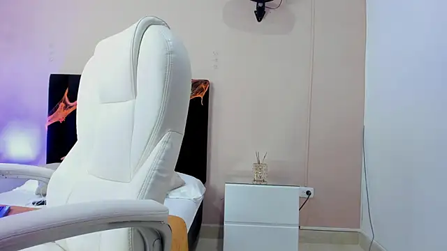 Nascary Fox online show from 10-10-25, 07:47