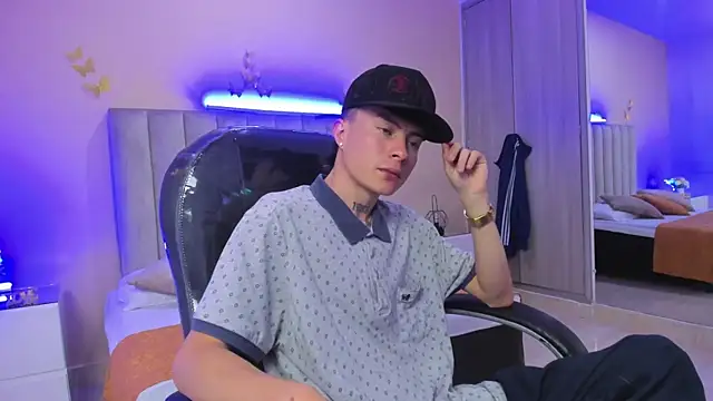 Nascary Fox online show from 01-14-26, 06:44