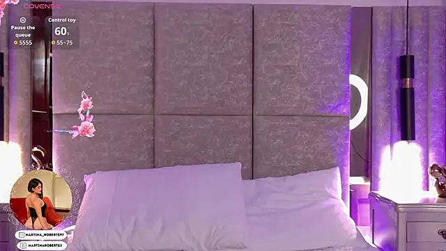 Martina-Roberts- online show from 11-25-25, 03:29