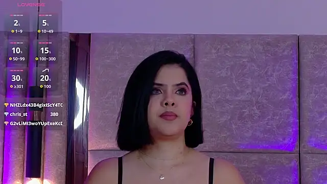 Martina-Roberts- online show from 10-28-25, 03:51