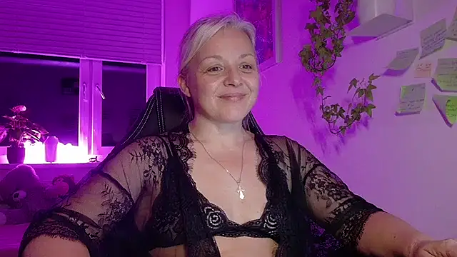 Linsy Kim online show from 03-04-26, 10:39