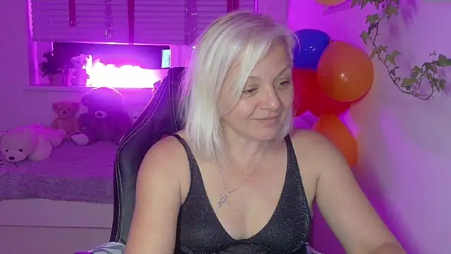 Linsy Kim online show from 12-19-25, 08:33