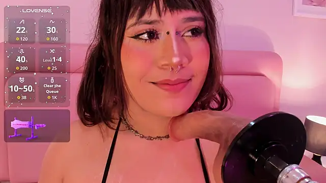 Snapshot of mia_yeager chatting on 09-21-25, 03:50 mia yeager online show from 09-21-25, 03:50