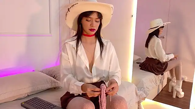 CathMellow online show from 10-24-25, 07:24