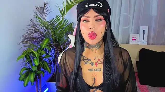 Adamsniki online show from 10-06-25, 02:24