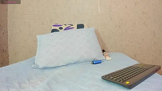 Snapshot of scarlett646 chatting on 10-10-25, 03:07 scarlett646 online show from 10-10-25, 03:07